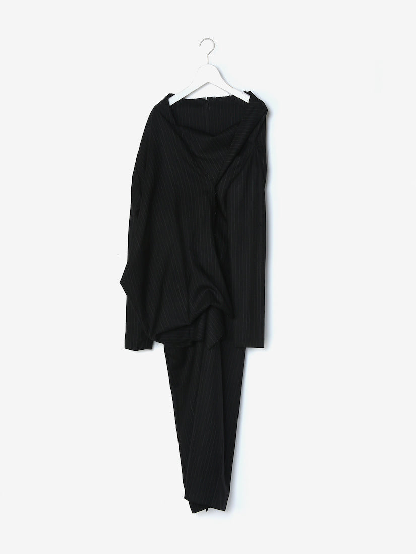 《MOOHONG》SLOPED SHOULDERDRAPED ワンピース