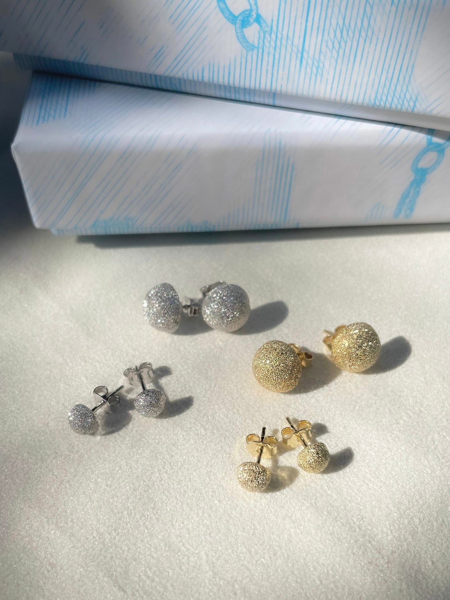 【再入荷】ピアス LARGE BUTTON STUDS